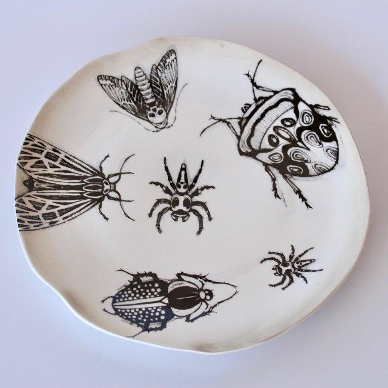 BLACK & WHITE INSECT PLATE  21CM DIAM